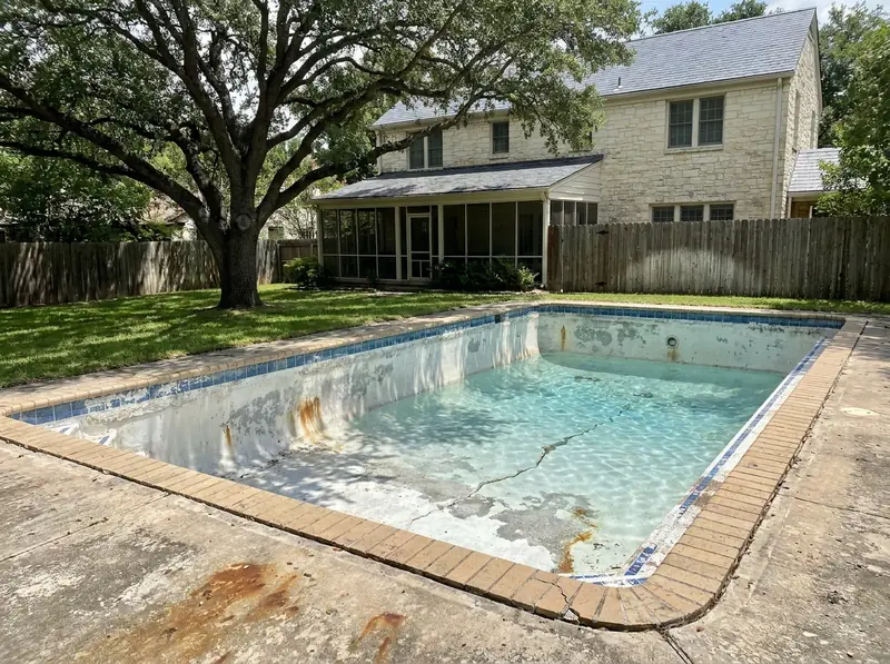Alamo Heights pool before resurfacing