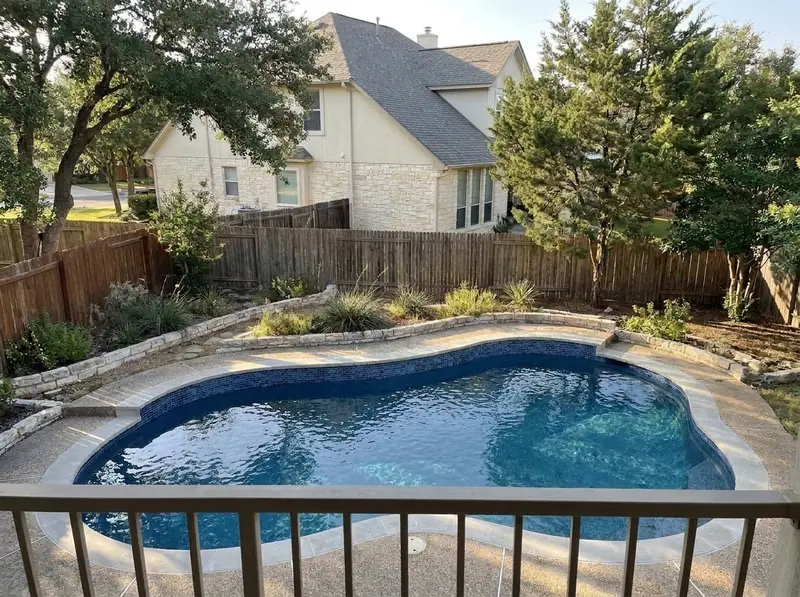 Pebble finish pool built for San Antonio's hard water