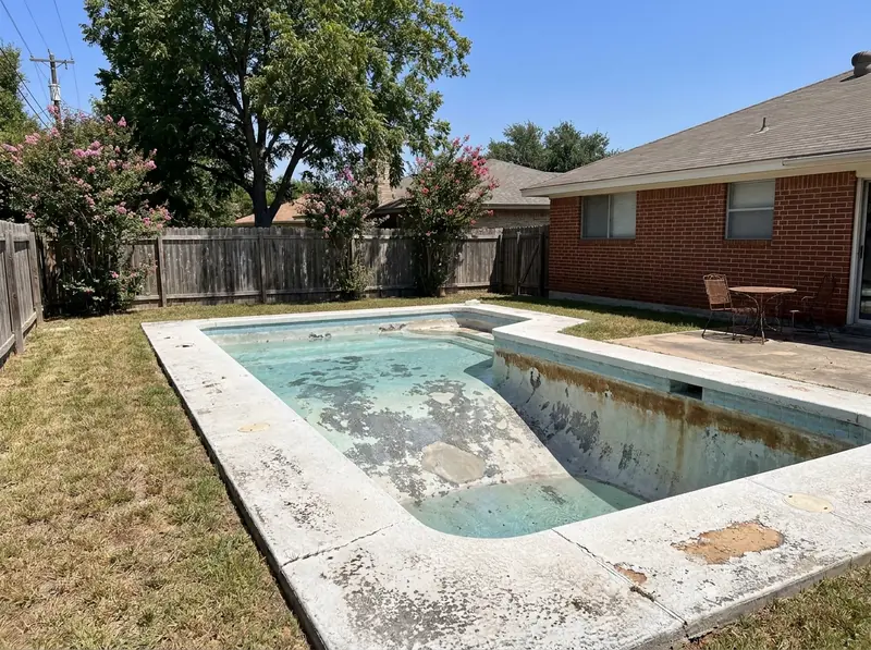 San Antonio pool before resurfacing